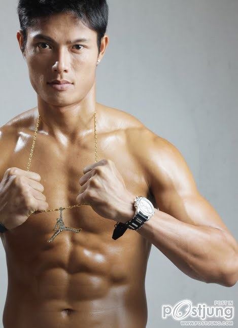 ตี๋หน้าบ้านๆแต่หุ่นยอดมาก