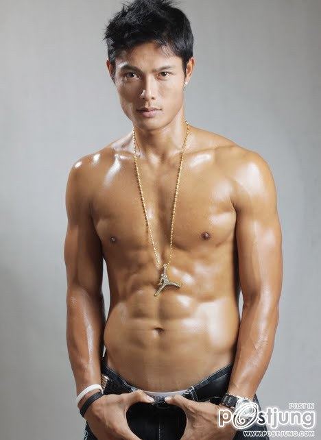 ตี๋หน้าบ้านๆแต่หุ่นยอดมาก