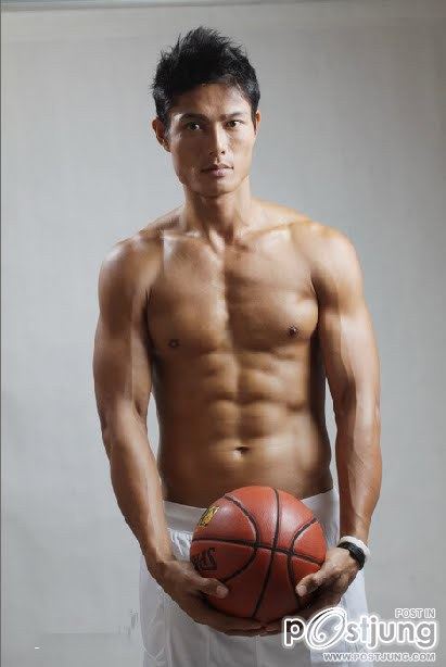 ตี๋หน้าบ้านๆแต่หุ่นยอดมาก