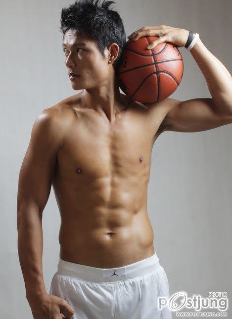 ตี๋หน้าบ้านๆแต่หุ่นยอดมาก