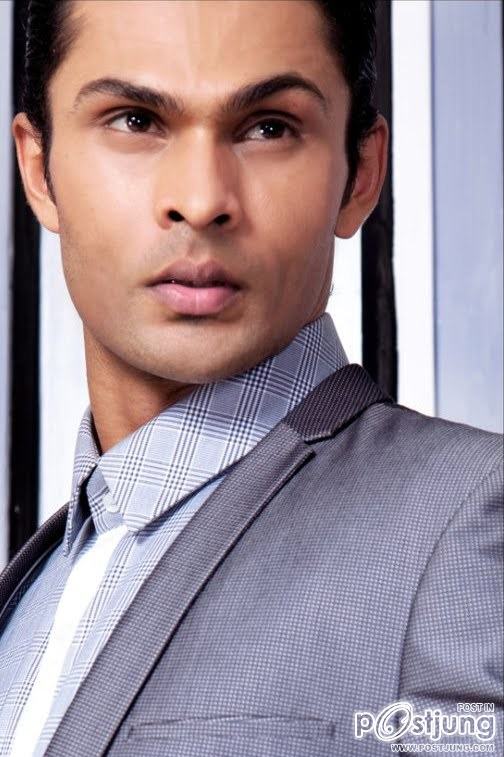 หนุ่มอินเดียหล่อเข้ม