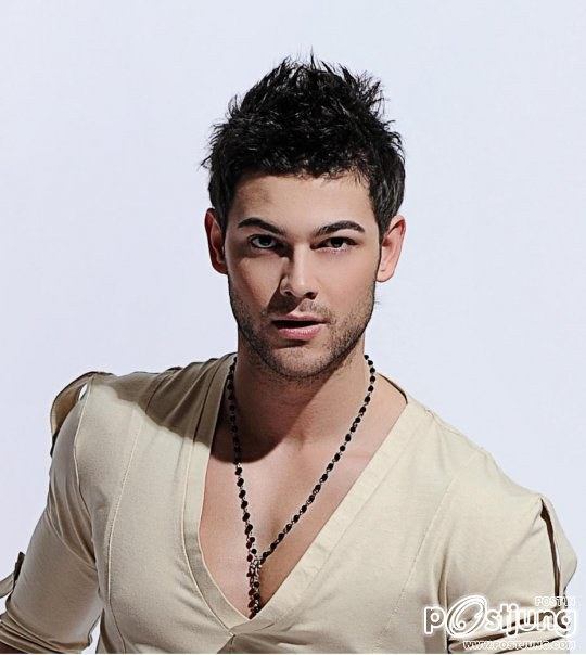 หนุ่มอินเดียหล่อเข้ม