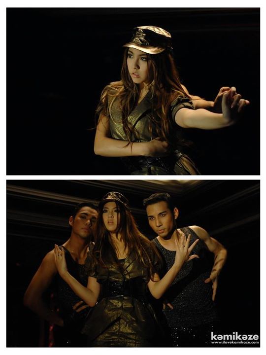 หวาย KAMIKAZE @ MV.รักฉันทำไม (For What?) Feat. 3.2.1