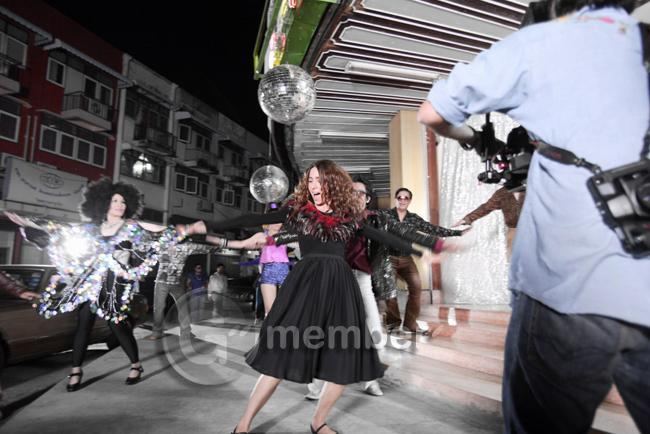 'ปาล์มมี่' สุดคึก..โดดเต้นแร้งเต้นกา ใน MV.กา กา กา