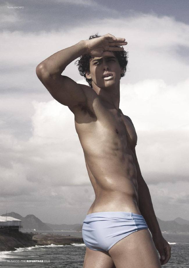 RODRIGO BRAGA IN "EXTREME POINT BREAK"