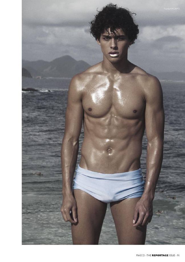 RODRIGO BRAGA IN "EXTREME POINT BREAK"