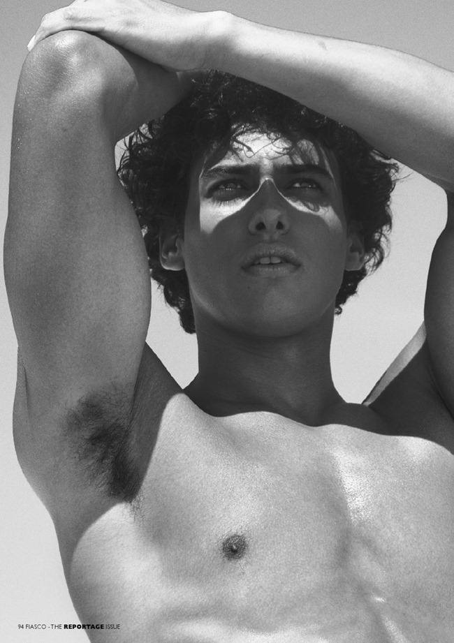 RODRIGO BRAGA IN "EXTREME POINT BREAK"