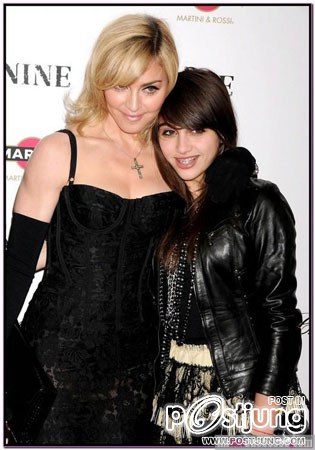 ลูกสาวรับไม่ได้ อับอายที่มีแม่อย่าง มาดอนน่า...