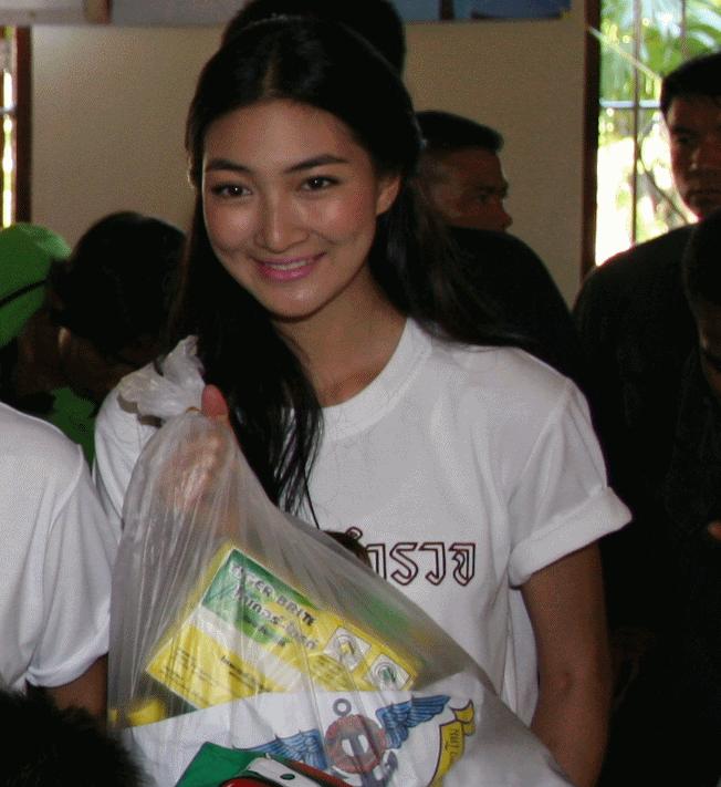 พี่ แพนเค้ก  กับงาน การ กุศล 2