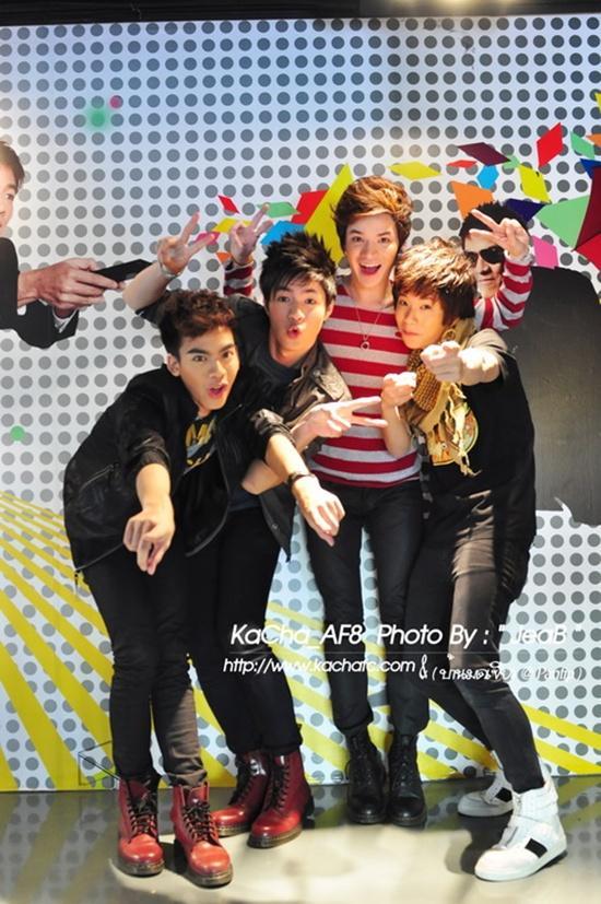 [AF8] ต้น-เจมส์-เต๋า-คชา @ รายการเช้าดูวู้ดดี้ 14/12/11