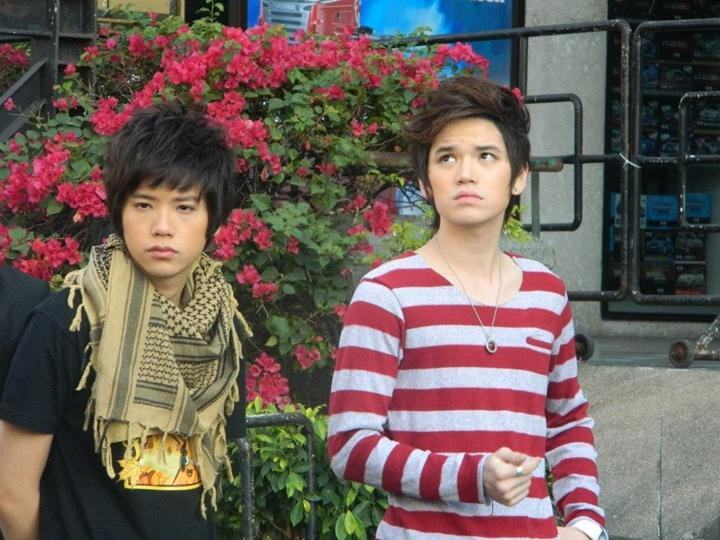 [AF8] ต้น-เจมส์-เต๋า-คชา @ รายการเช้าดูวู้ดดี้ 14/12/11