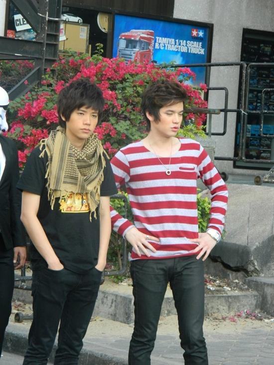 [AF8] ต้น-เจมส์-เต๋า-คชา @ รายการเช้าดูวู้ดดี้ 14/12/11