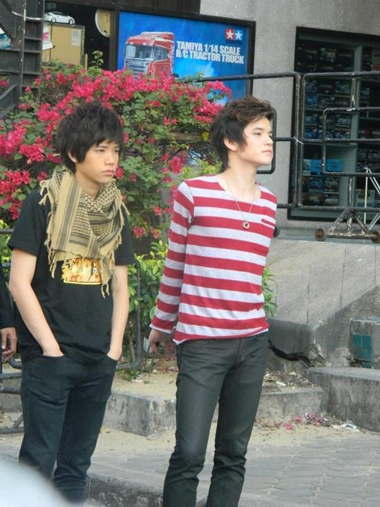 [AF8] ต้น-เจมส์-เต๋า-คชา @ รายการเช้าดูวู้ดดี้ 14/12/11