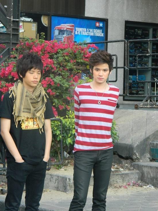 [AF8] ต้น-เจมส์-เต๋า-คชา @ รายการเช้าดูวู้ดดี้ 14/12/11
