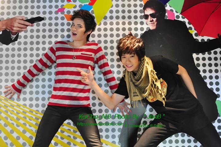 [AF8] ต้น-เจมส์-เต๋า-คชา @ รายการเช้าดูวู้ดดี้ 14/12/11
