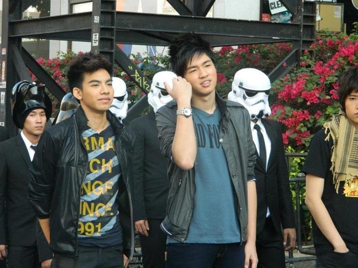 [AF8] ต้น-เจมส์-เต๋า-คชา @ รายการเช้าดูวู้ดดี้ 14/12/11