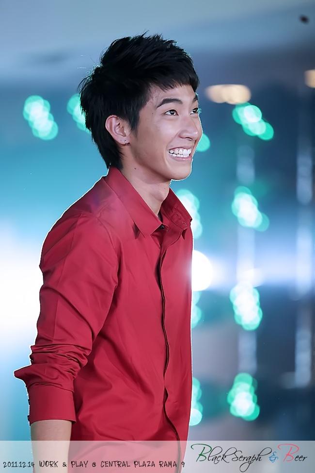 โตโน่ เดินแบบงาน Grand Opening :CentralPlaza Grand Rama 9