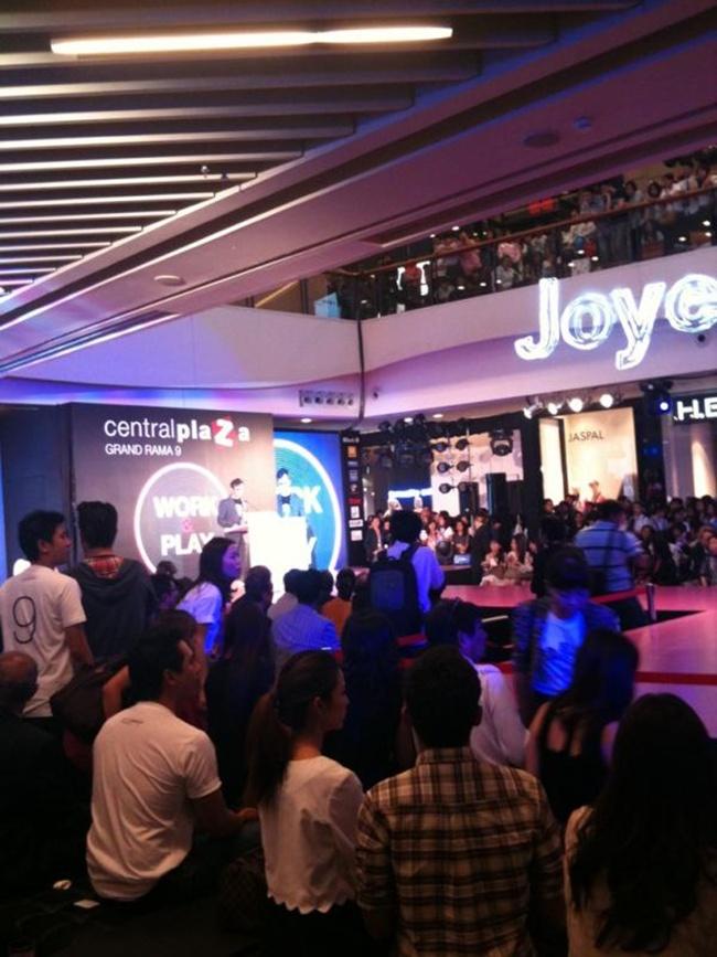 โตโน่ เดินแบบงาน Grand Opening :CentralPlaza Grand Rama 9