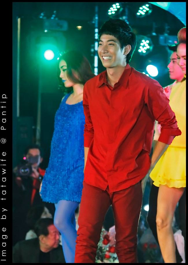 โตโน่ เดินแบบงาน Grand Opening :CentralPlaza Grand Rama 9