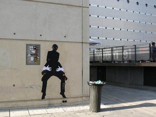Claire Streetart ศิลปะ Graffiti ความเซ็กซี่ที่เนียนอยู่ตามมุมเมือง
