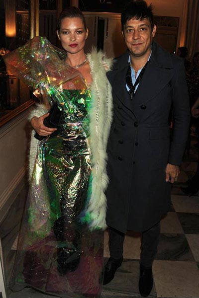 9. เคท มอสส์ ในงานเลี้ยงครบรอบ 10 ปี นิตยสาร Anoth