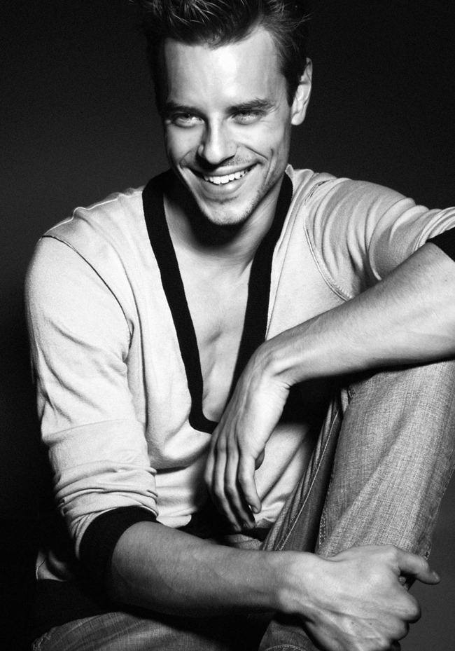 FEATURED MODEL: MARTIN PICHLER BY PHOTOGRAPHER KOSMAS PAVLOS