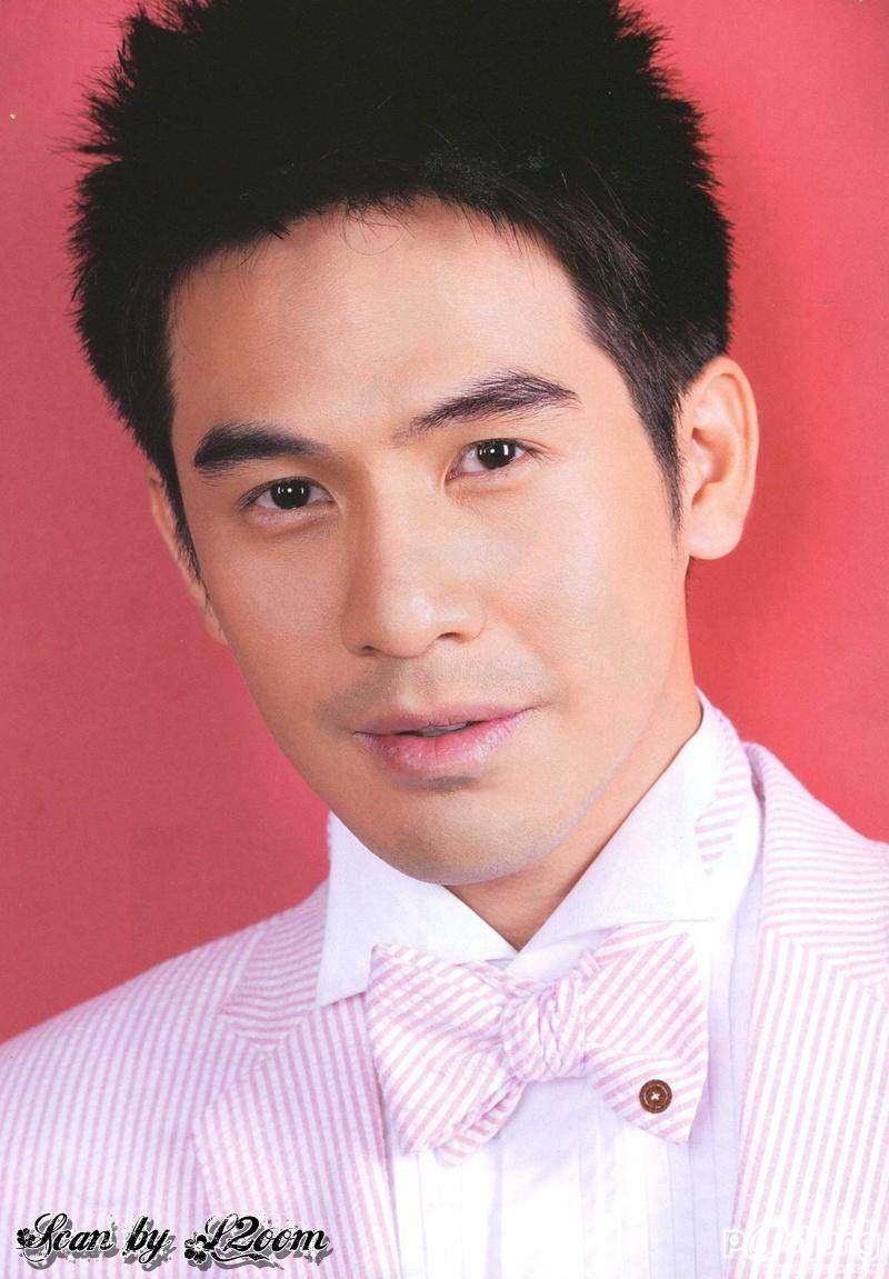 โป๊บ-ธนวรรธน์ @ ขวัญเรือน no.962 December 2011
