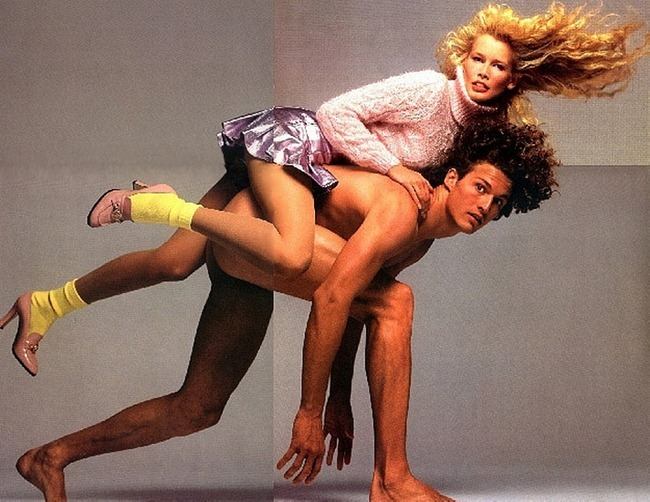 WE ♥ VERSACE: CLAUDIA SCHIFFER & CINDY CRAWFORD FOR VERSACE FALL 1994 BY PHOTOGRAPHER RICHARD AVEDON