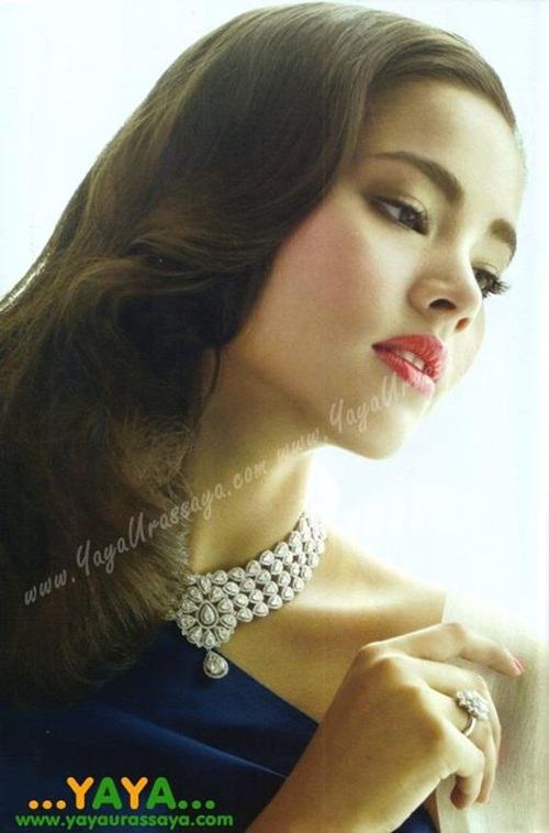 ญาญ่า-อุรัสยา  @ พลอยแกมเพชร vol. 20 no. 478 December 2011