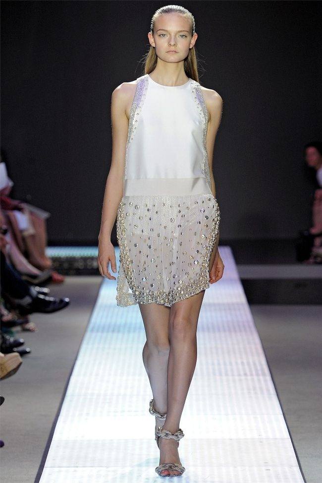 PARIS FASHION WEEK: GIAMBATTISTA VALLI SPRING 2012