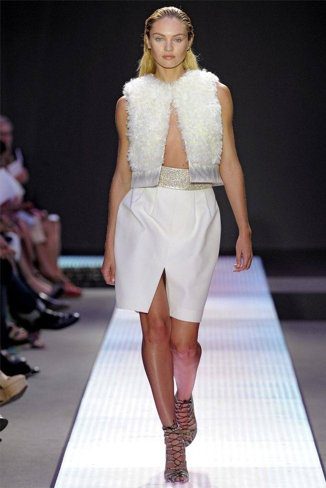 PARIS FASHION WEEK: GIAMBATTISTA VALLI SPRING 2012