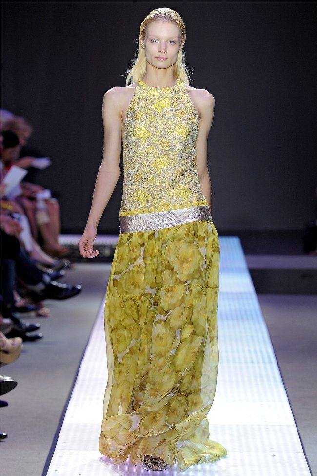 PARIS FASHION WEEK: GIAMBATTISTA VALLI SPRING 2012