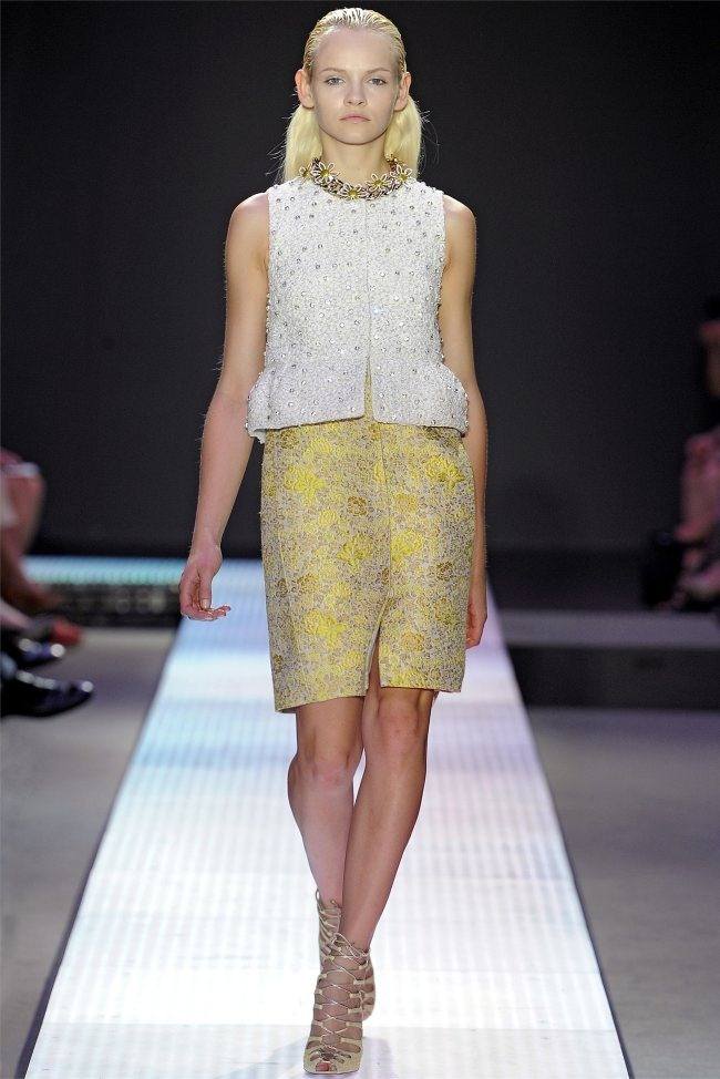 PARIS FASHION WEEK: GIAMBATTISTA VALLI SPRING 2012