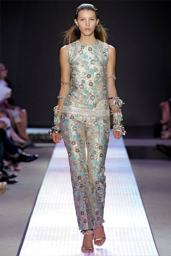 PARIS FASHION WEEK: GIAMBATTISTA VALLI SPRING 2012