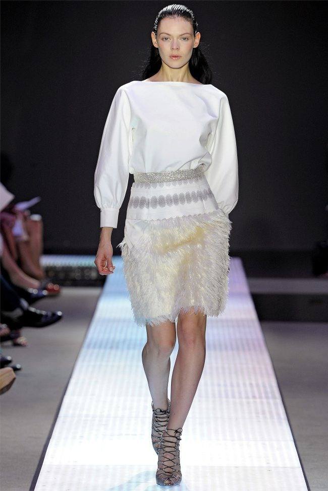 PARIS FASHION WEEK: GIAMBATTISTA VALLI SPRING 2012