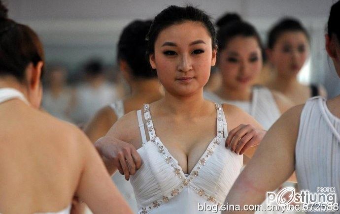 Arts Middle School girls test drive without fear emptied