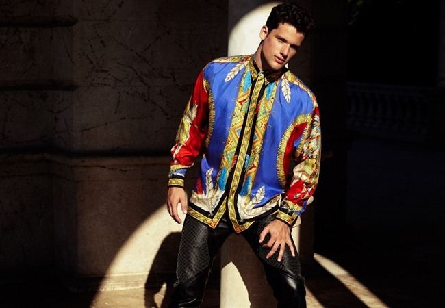 HERCULES MAGAZINE: ARTHUR SALES IN "VERSACE FULL POWER"