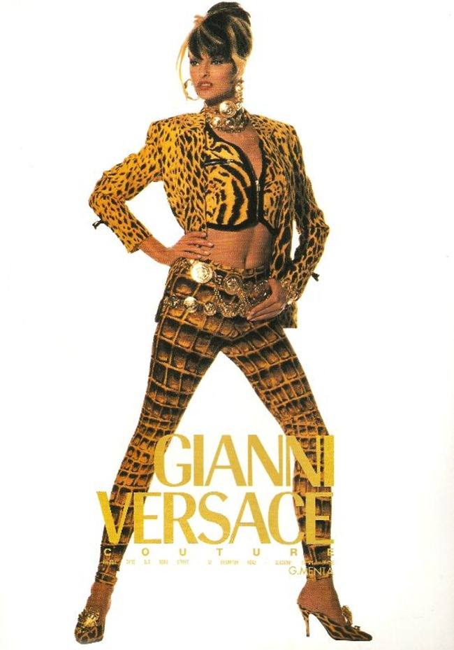 WE ♥ VERSACE: LINDA EVANGELISTA FOR VERSACE SPRING 1992 BY PHOTOGRAPHER IRVING PENN