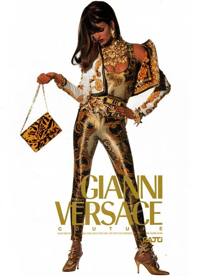 WE ♥ VERSACE: LINDA EVANGELISTA FOR VERSACE SPRING 1992 BY PHOTOGRAPHER IRVING PENN