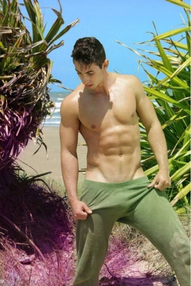 CAMPAIGN: RAFAEL MARTINS FOR JUST BANANAS SUMMER 2012 BY PHOTOGRAPHER MAYCON SILVEIRA