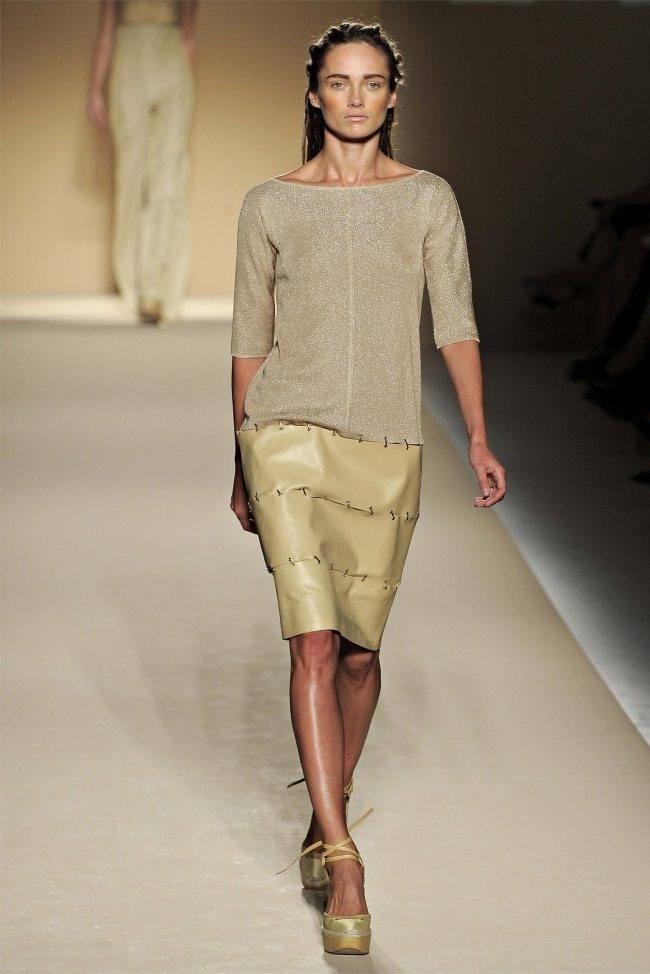 MILAN FASHION WEEK: MAX MARA SPRING 2012