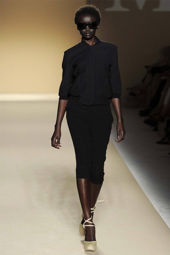 MILAN FASHION WEEK: MAX MARA SPRING 2012