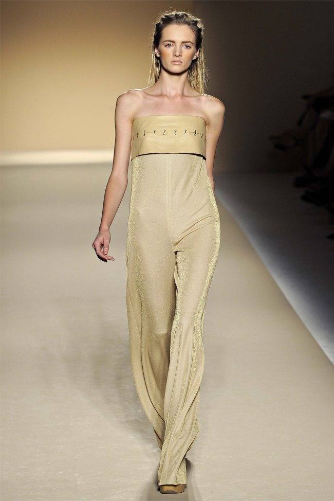 MILAN FASHION WEEK: MAX MARA SPRING 2012