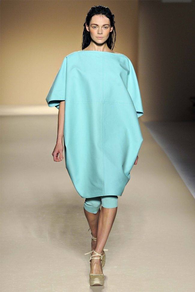 MILAN FASHION WEEK: MAX MARA SPRING 2012