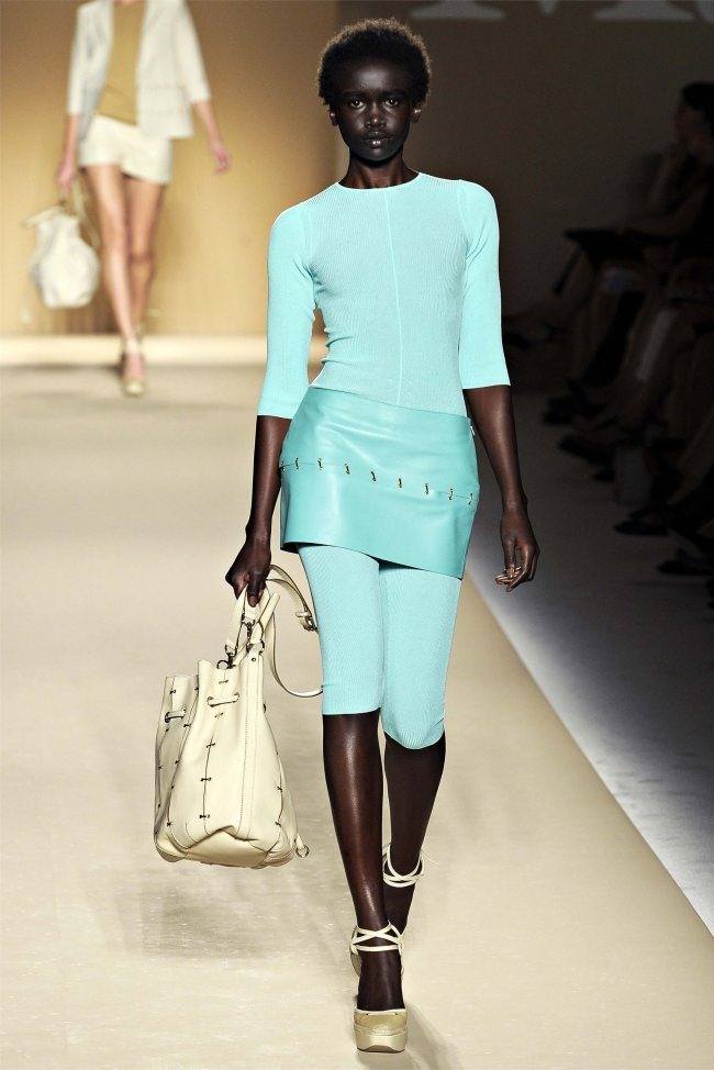 MILAN FASHION WEEK: MAX MARA SPRING 2012