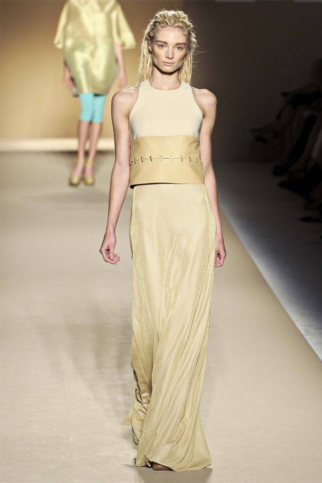 MILAN FASHION WEEK: MAX MARA SPRING 2012