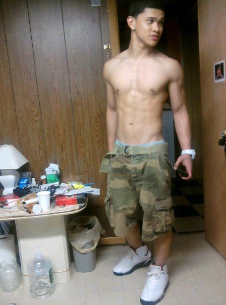 หล่อโชว์กล้าม