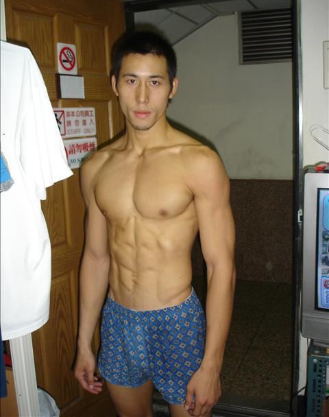 หล่อโชว์กล้าม