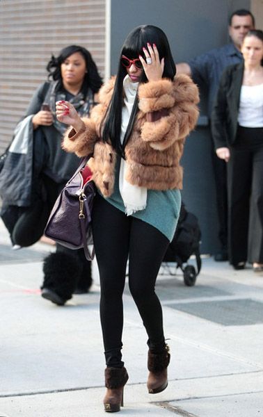 Nicki Minaj เดินเล่นใจกลางเมือง New York City