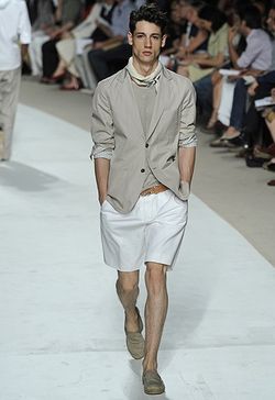 PARIS FASHION WEEK: HERM&Egrave;S MEN'S RTW SPRING 2011 BY GIOVANNI GIANNONI
